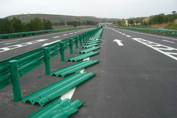 凉山波形护栏的维护与管理确保道路安全的关键步骤