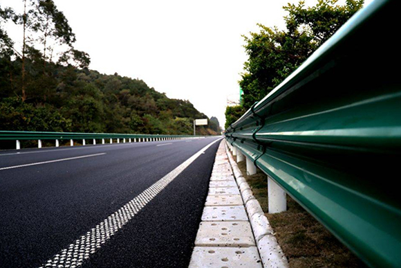 凉山高速公路护栏的常用类型