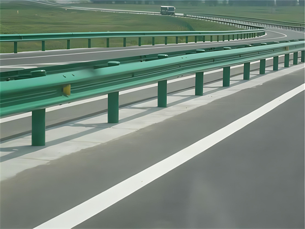 凉山高速护栏板守护安全广泛应用于多个行业